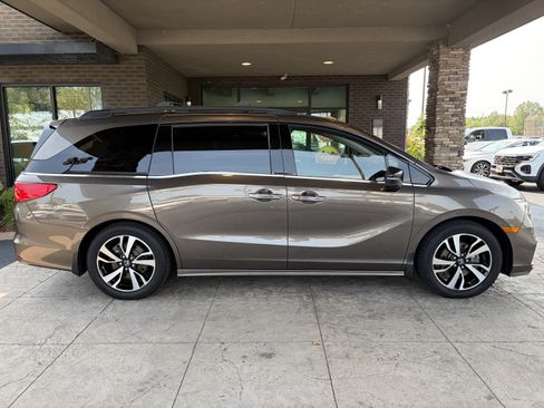 Used 2018 Honda Odyssey Elite image 4