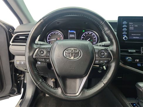 Used 2023 Toyota Camry SE image 13