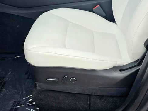 Used 2023 Tesla Model Y Long Range image 19