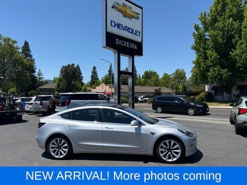 Used 2018 Tesla Model 3 Long Range RWD image 1
