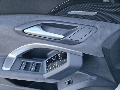 New 2025 Audi SQ5 Premium Plus image 18