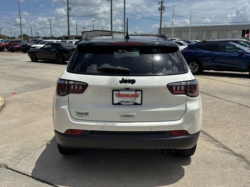 Used 2021 Jeep Compass Latitude FWD image 6