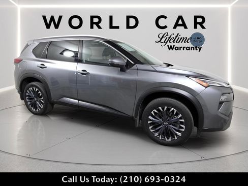 Used 2025 Nissan Rogue SL w/ Tech Package image 11