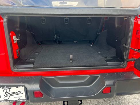 Used 2018 Jeep Wrangler Unlimited Rubicon image 18