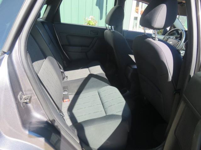 Used 2010 Ford Focus SE FWD image 19