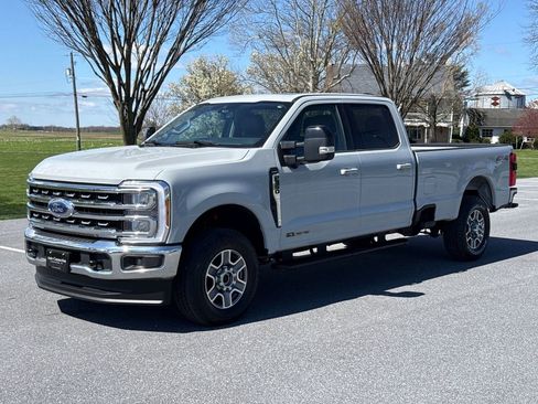 Used 2025 Ford F350 Lariat w/ Camper Package image 3