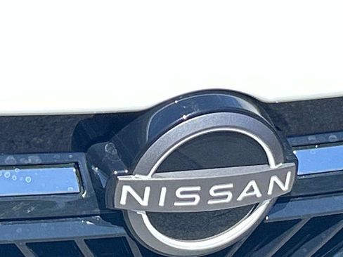 New 2026 Nissan Sentra SR w/ Floor Mat Package FWD image 10