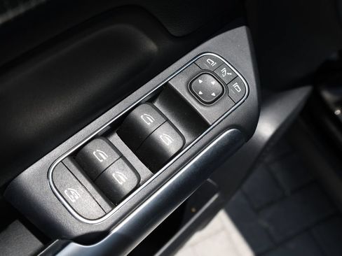 Used 2023 Mercedes-Benz GLA 250 4MATIC w/ Premium Package image 12
