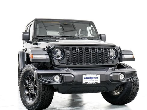 Used 2025 Jeep Wrangler Unlimited Sport AWD/4WD image 3