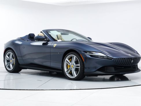 Certified 2025 Ferrari Roma Spider RWD image 11