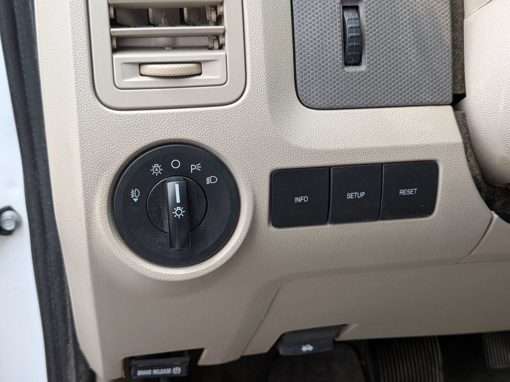 Used 2012 Ford Escape XLT FWD image 21