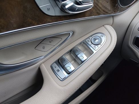 Used 2018 Mercedes-Benz C 300 Sedan image 27