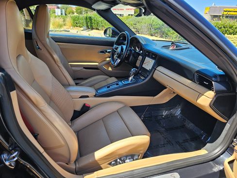 Used 2018 Porsche 911 Carrera S RWD image 40