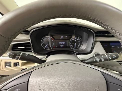 Used 2022 Cadillac XT5 Premium Luxury FWD image 22