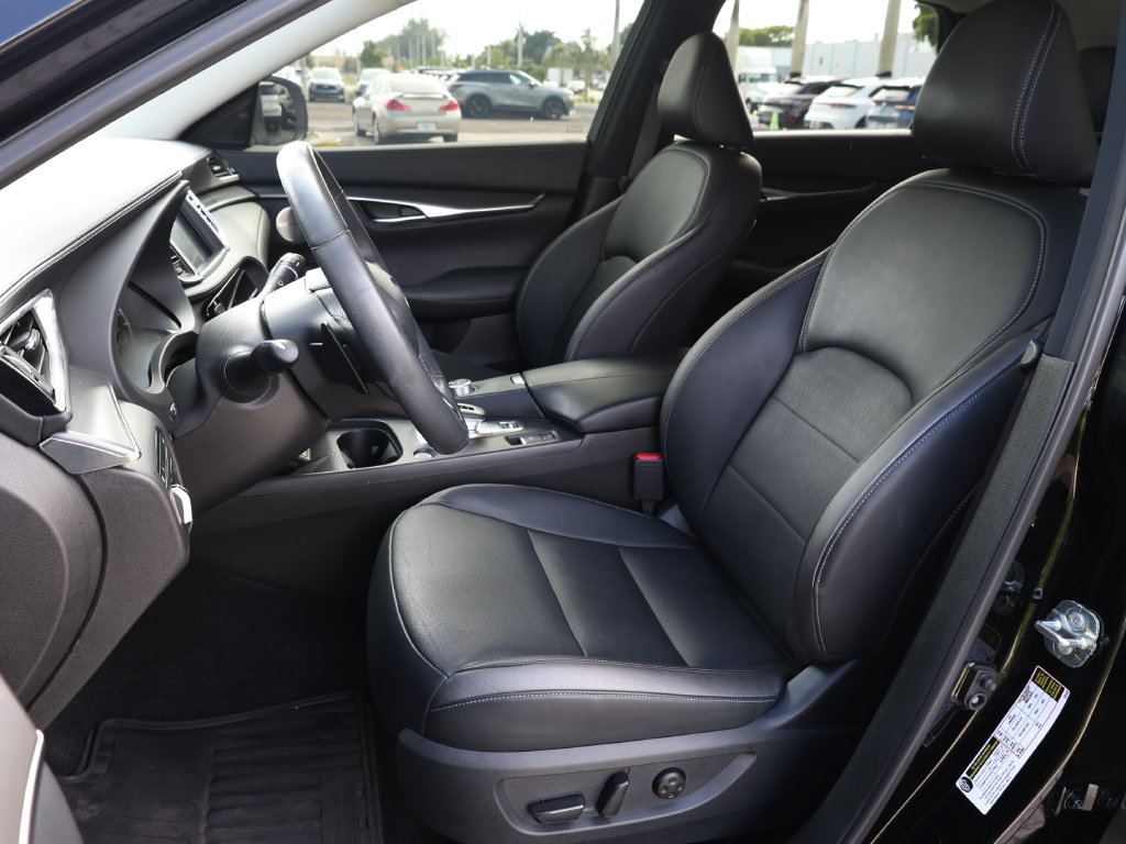 Certified 2024 INFINITI QX50 Luxe FWD image 17