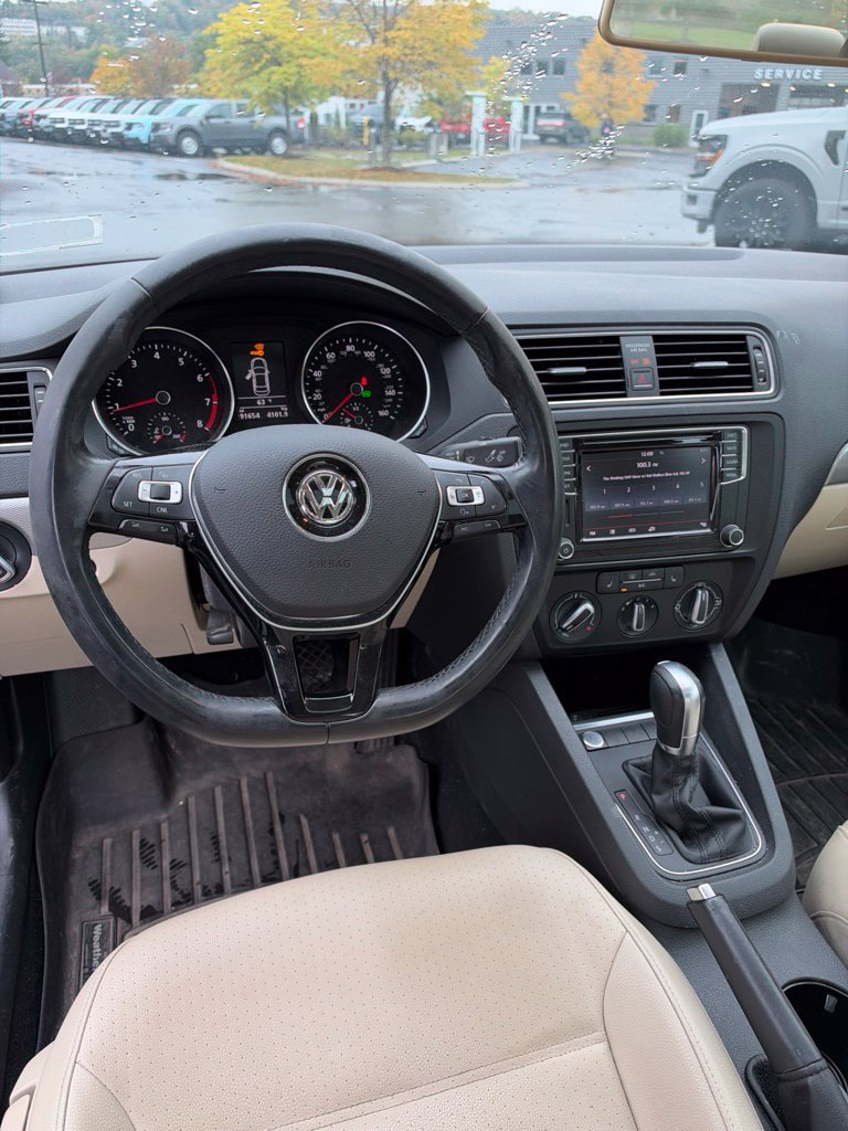 Used 2017 Volkswagen Jetta SE FWD image 12