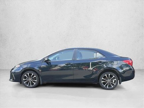 Used 2018 Toyota Corolla SE w/ SE Premium Package FWD image 8