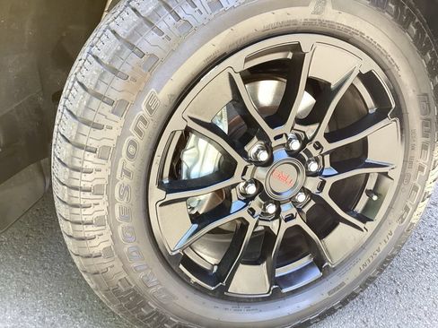 Used 2024 Toyota Tundra Limited AWD/4WD image 5