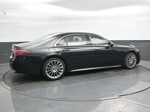 Used 2022 Mercedes-Benz S 580 4MATIC Sedan image 3