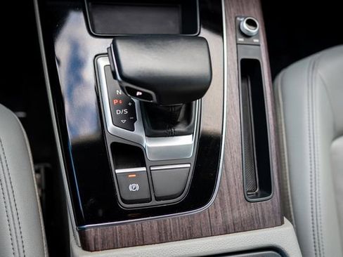 Used 2022 Audi Q5 2.0T Premium w/ Convenience Package image 27