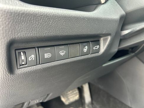 Used 2021 Toyota RAV4 XLE w/ Convenience Package AWD/4WD image 28