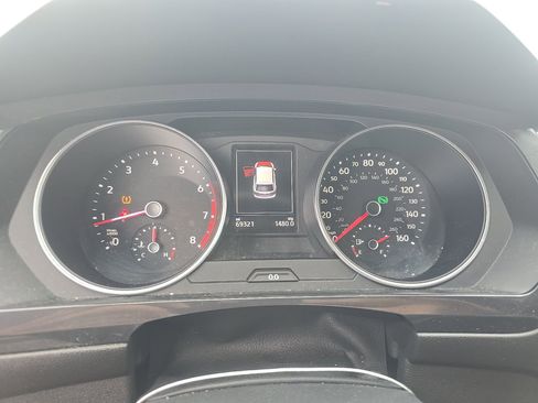 Used 2018 Volkswagen Tiguan SE AWD/4WD image 11