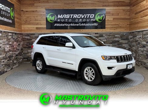 Used 2018 Jeep Grand Cherokee Laredo image 1