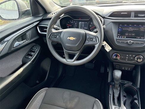 Used 2021 Chevrolet TrailBlazer LS image 13