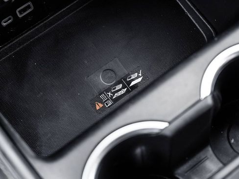 Used 2022 Chevrolet Suburban Premier image 27