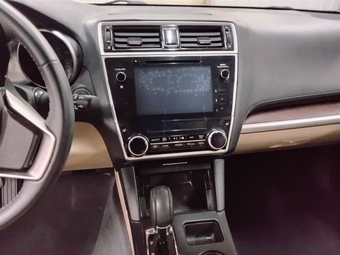 Used 2018 Subaru Outback 2.5i Limited image 11