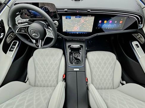 New 2026 Mercedes-Benz E 350 4MATIC Sedan image 27