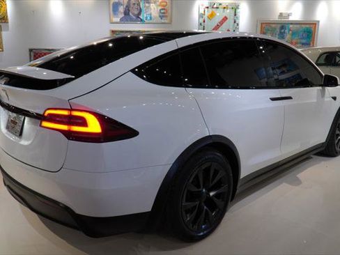 Used 2022 Tesla Model X Plaid image 13