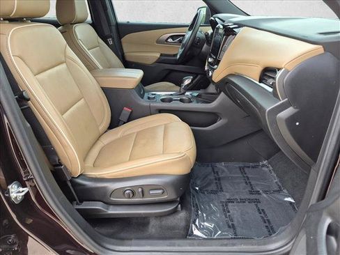 Used 2023 Chevrolet Traverse Premier w/ LPO, Floor Liner Package AWD/4WD image 21