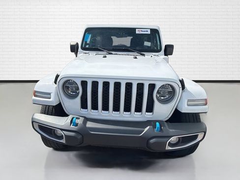 Used 2022 Jeep Wrangler Unlimited Sahara w/ Cold Weather Group AWD/4WD image 2