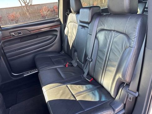 Used 2013 Lincoln MKT Limo image 19