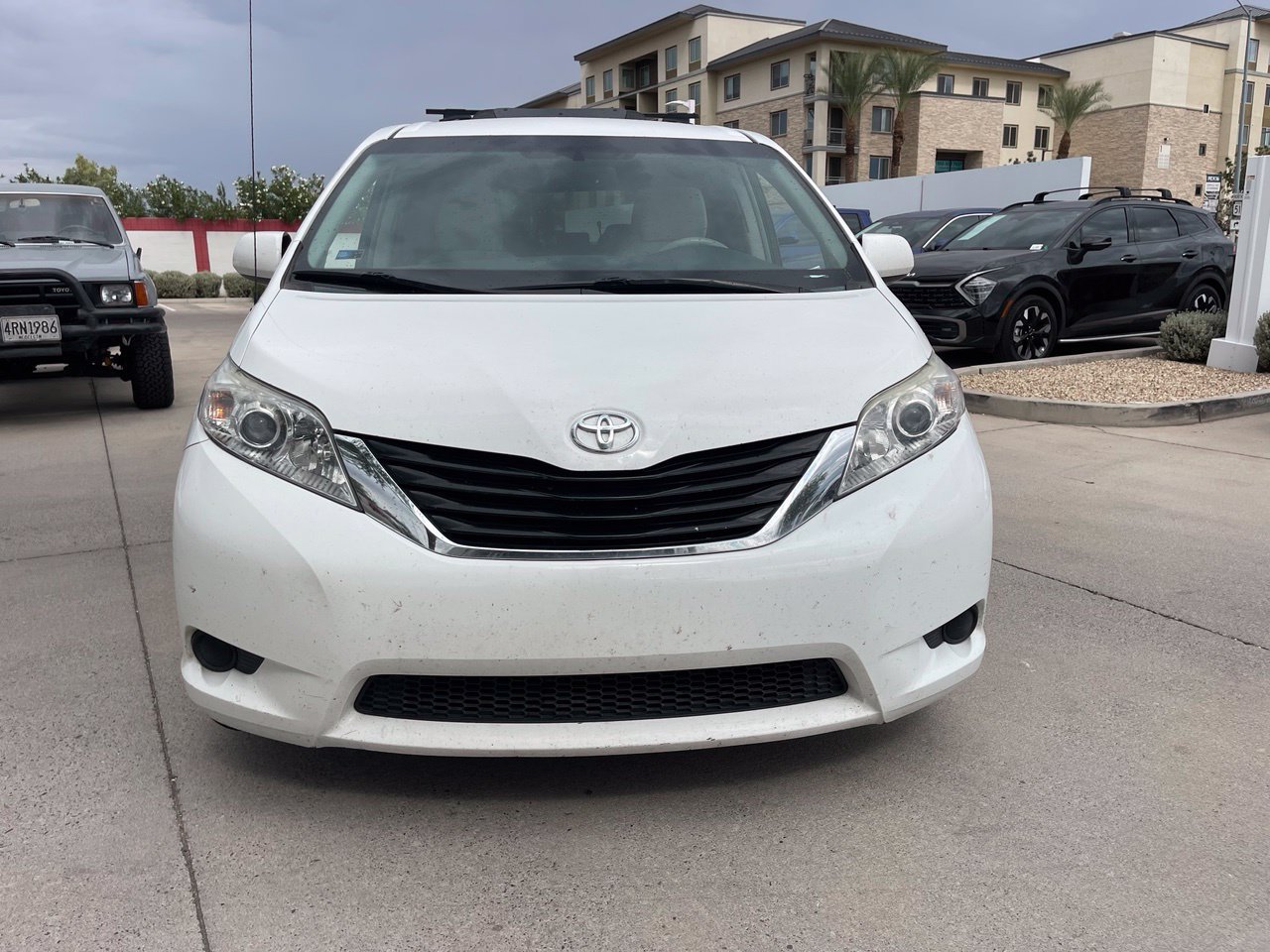 Used 2014 Toyota Sienna LE FWD image 2