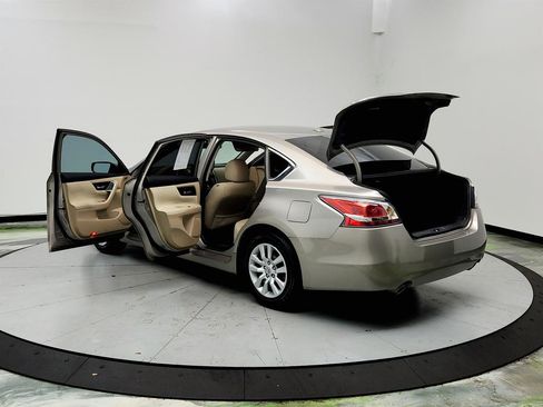 Used 2015 Nissan Altima 2.5 S w/ Power Driver Seat Package FWD image 12