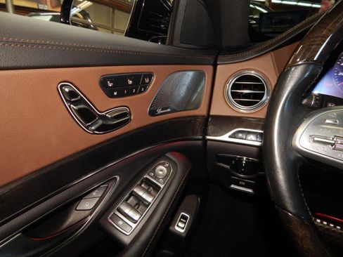 Used 2019 Mercedes-Benz S 560 4MATIC Sedan image 23