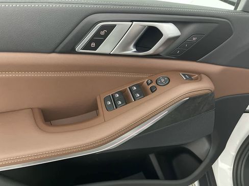 Used 2023 BMW X5 xDrive40i w/ Premium Package image 11