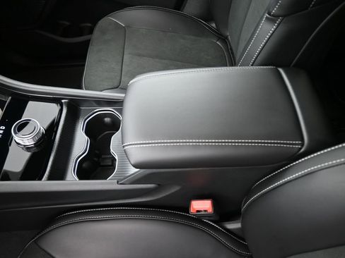 New 2025 Jeep Grand Cherokee L Altitude image 31