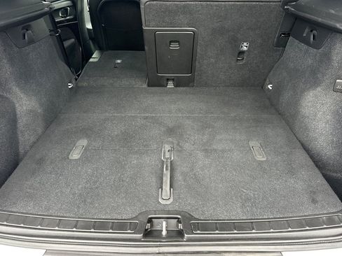 Used 2023 Volvo XC40 Recharge Plus image 18