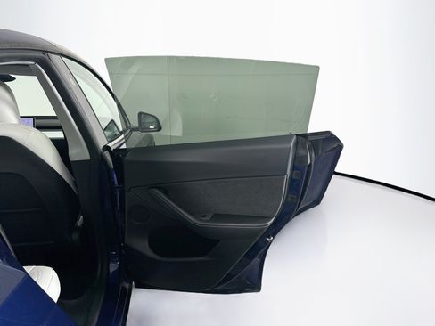 Used 2024 Tesla Model Y Long Range AWD/4WD image 30