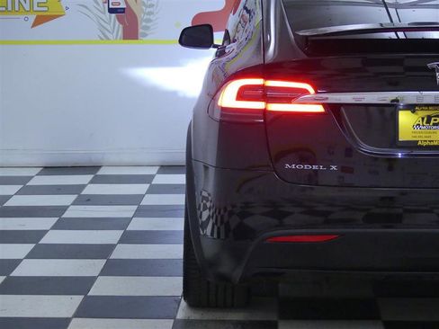 Used 2016 Tesla Model X 90D image 21