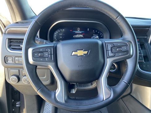 Used 2023 Chevrolet Suburban LT image 34