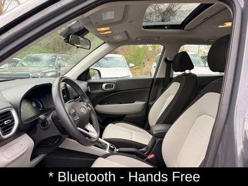 Certified 2025 Hyundai Venue SEL FWD image 12