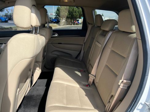 Used 2015 Jeep Grand Cherokee Laredo w/ Quick Order Package 23E image 17