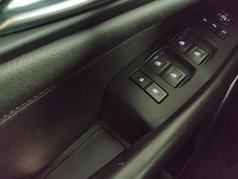 Used 2018 Cadillac Escalade Luxury RWD image 27