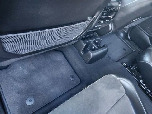 Used 2023 Jeep Grand Cherokee L Laredo image 7