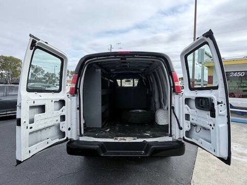 Used 2018 Chevrolet Express 2500 Extended image 12