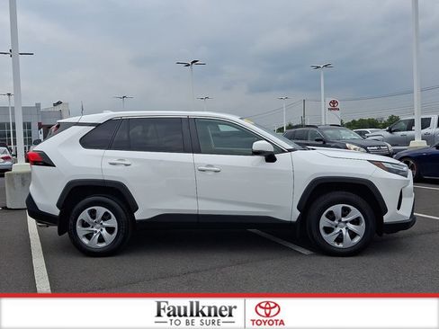 Used 2024 Toyota RAV4 LE AWD/4WD image 7